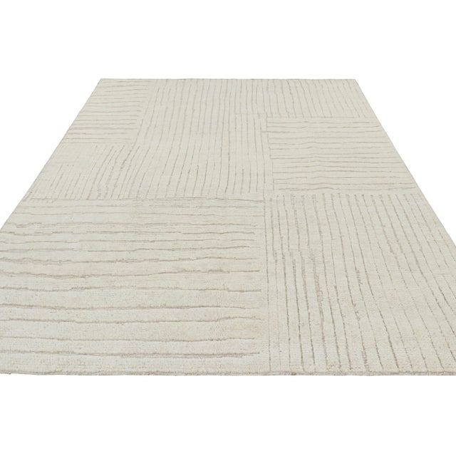 2010s Rug & Kilim’s Contemporary Rug in White With High-Low Geometric Patterns For Sale - Image 5 of 7