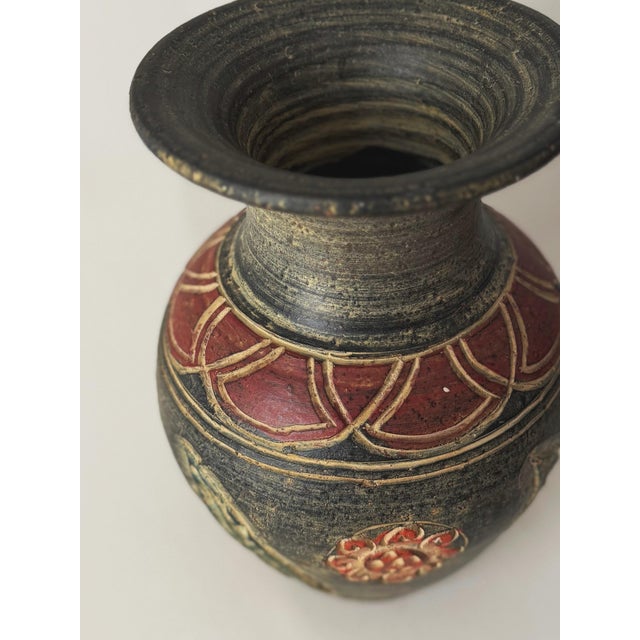 Vintage Hand-Painted Folk Art Ceramic Vessel With Lid — Charcoal & Rust, Circa Mid-20th Century For Sale In Los Angeles - Image 6 of 6