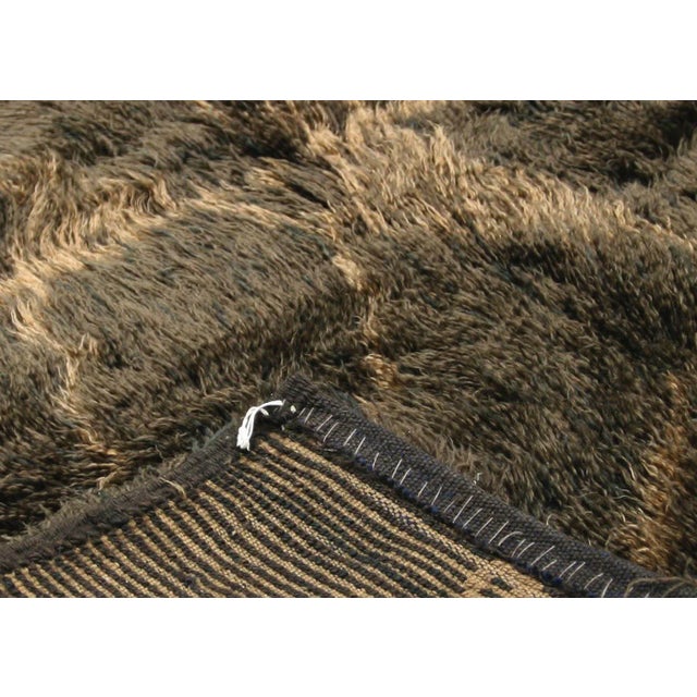 Contemporary Turkish Shag Rug For Sale - Image 4 of 6