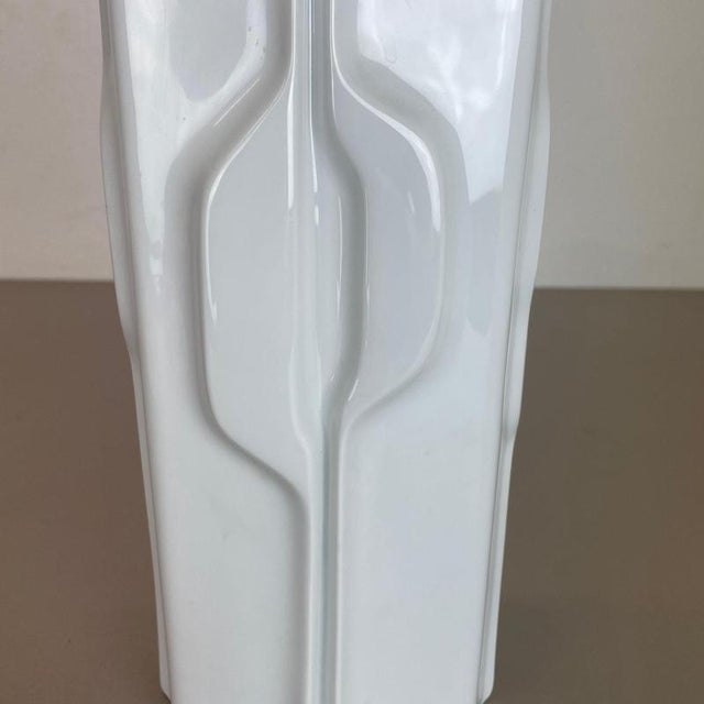Ceramic Large Op Art German Porcelain Vase by Fürstenberg Ceramics, Germany, 1970s For Sale - Image 7 of 18