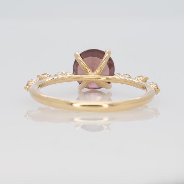 Metal 2.3Ct Red Zircon Ring With Earth Mined Diamonds Accents: Solid 14k Gold, Size 6.75 For Sale - Image 7 of 8