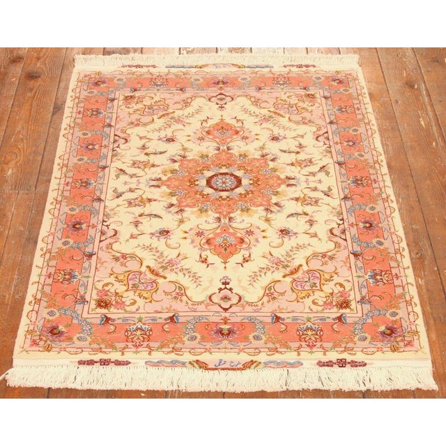 Middle Eastern Rug in Wool For Sale - Image 3 of 9