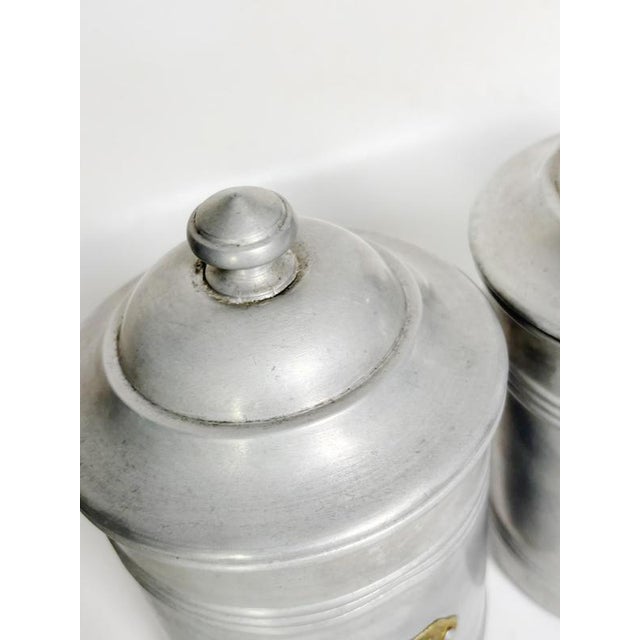 Provincial French Aluminium Kitchen Canisters, 1950s, Set of 6 For Sale - Image 9 of 17