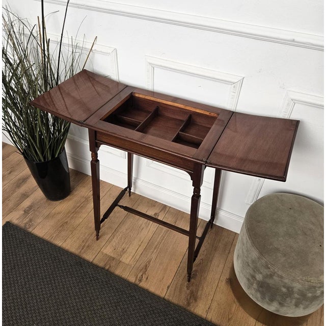 Mid-Century Modern Italian Walnut Coffee Table, 1950s For Sale - Image 4 of 10