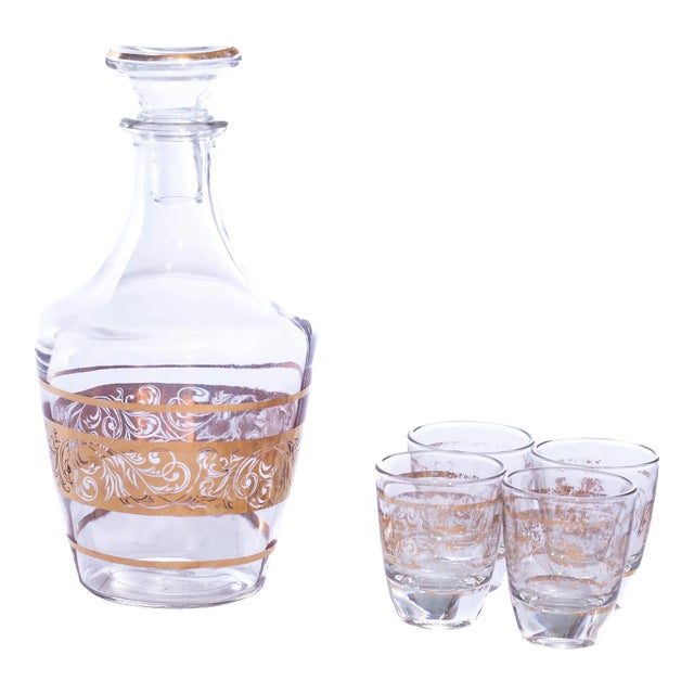 Small Gold Trimmed Vintage French Cocktail Carafe and Four Shot Glass Set For Sale