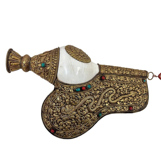 This is handcrafted Tibetan Buddhist Natural Conch Shell made from 100% natural Conch shell with Tibetan ogled, Turquoise,...