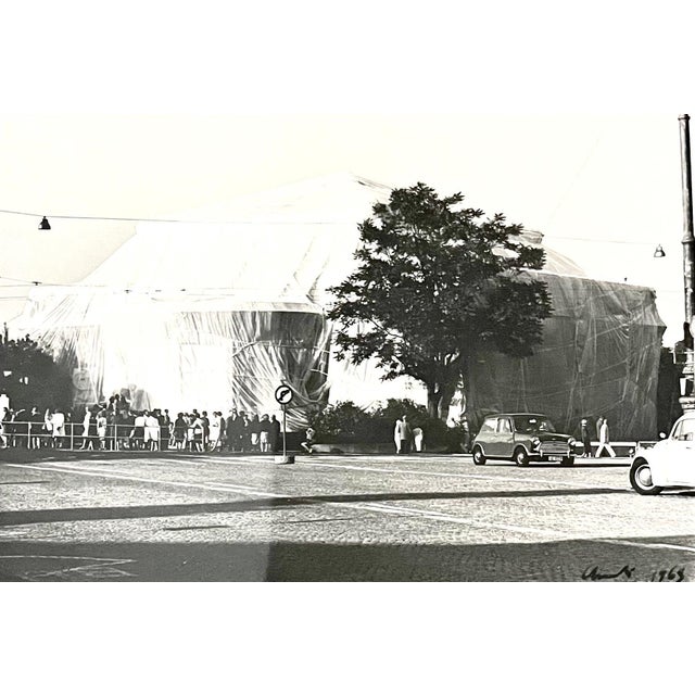 Abstract Christo and Jeanne-Claude, Vintage Signed SIlver Gelatin Photograph Christo Wrapped Kunsthalle Cugini Photo, 1968 For Sale - Image 3 of 12