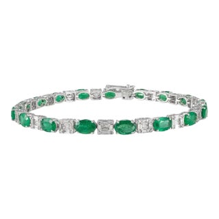 Solid 18k White Gold 6.64 Carat Natural Emerald and Diamond Tennis Bracelet For Sale