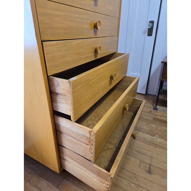 Herman Miller Mid-Century Modern Walnut Tall Dresser / Gentleman’s Chest, C. 1950s For Sale In Rochester - Image 6 of 11