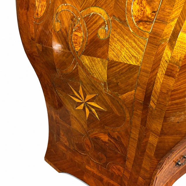 Baroque 18th Century German Baroque Walnut Bombe Commode With Marble Top For Sale - Image 3 of 5