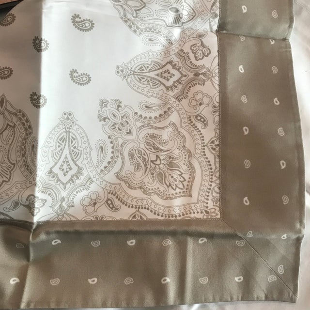 Etro Etro Beige Paisley Standard Pillowcases - Set of 2 For Sale - Image 4 of 7