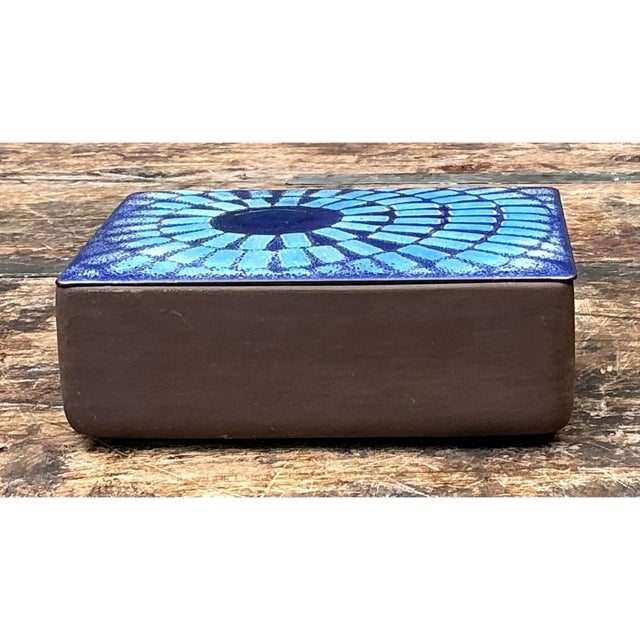 Mid 20th Century Vintage Ceramic Trinket Box With Blue Enameled Lid For Sale - Image 5 of 12