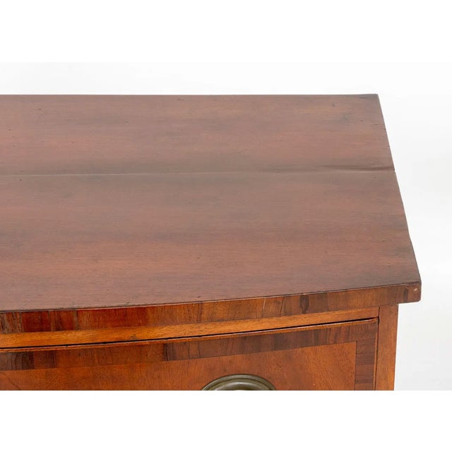 Antique English George III Chest of Drawers | Ca. 1790–1810 For Sale In New York - Image 6 of 6