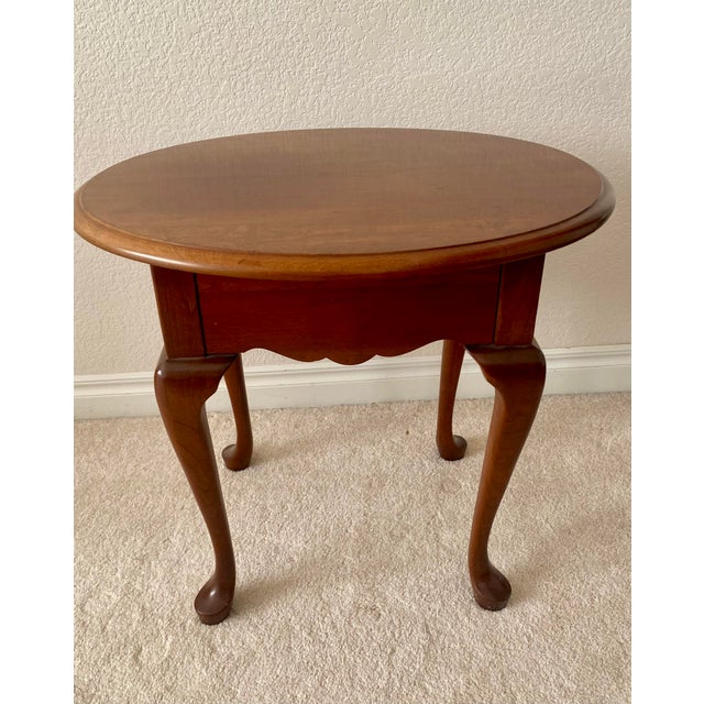 Late 20th Century Traditional Pennsylvania House Queen Anne Style Solid Cherry Oval Accent Table With Drawer Excellent Condition. For Sale In Denver - Image 6 of 18