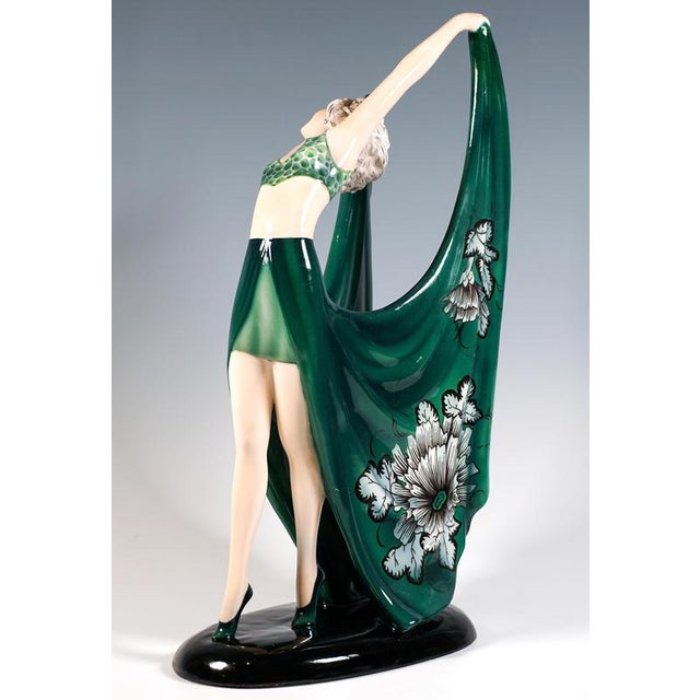 Art Deco Ceramic Dancer attributed to Stephan Dakon for Goldscheider, Vienna, Austria, 1935 For Sale - Image 3 of 7