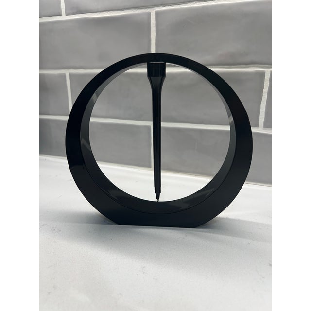 Very cool floating pen set from the 1970s with its original box. Made of plastic the pen appears to defy gravity by...