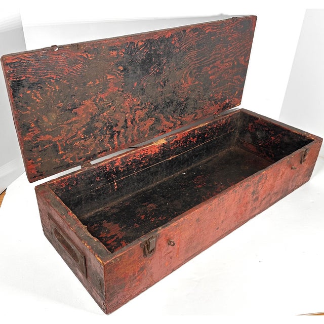 Primitive Dovetailed Wooden Box for your consideration. The box is a nice, larger size, measuring approx. 21 1/2 inches...