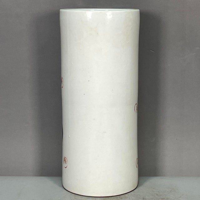 Late 20th Century Pair of Chinese Famille Rose Porcelain Hat Stands With Lion Motif For Sale - Image 5 of 9