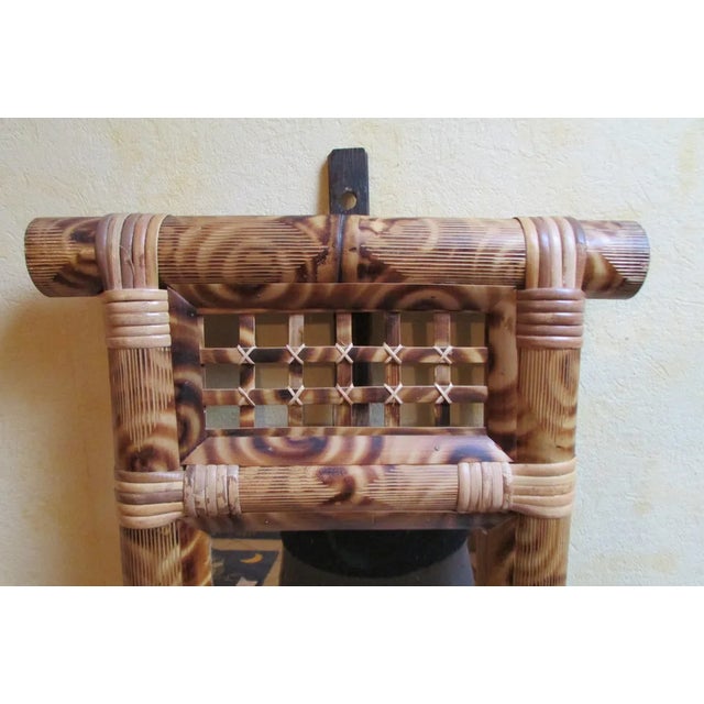 Superb bamboo and woven rattan mirror, very trendy? Atypical and original shape.18 x 28 cm