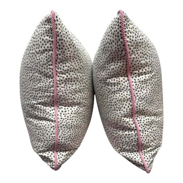 Abstract Pair 22'' Pillows Gray Dot With Pink Welt For Sale - Image 3 of 6