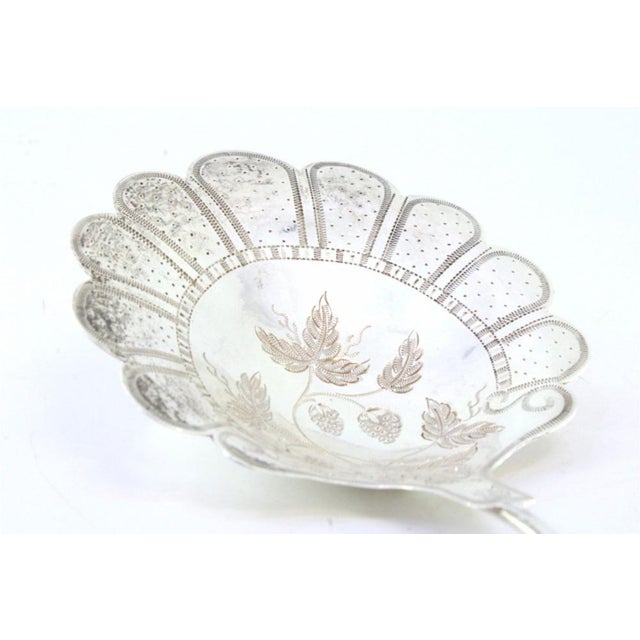 Silver Sauce Spoon with Engraved Floral Motifs on the Shell and Guilloche Handle For Sale - Image 3 of 7