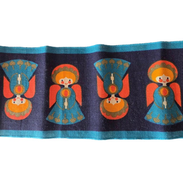 Offered is vintage Christmas-motif table runner by Södahl, Denmark, featuring wood-blocked angels in vivid retro...