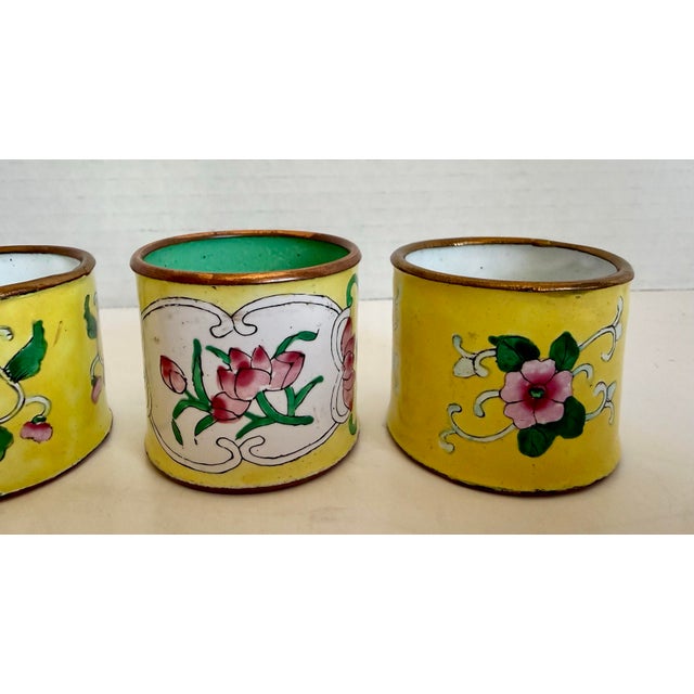 Metal Vintage Asian Chinoiserie Cloisonné Style Floral Enamel Napkin Rings - Set of 4 For Sale - Image 7 of 9