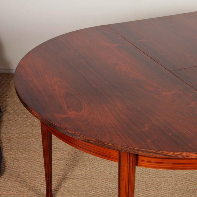 Round Extendable Dining Table in Wood, 1960s, in Good conditions. Designed 1960 to 1969
