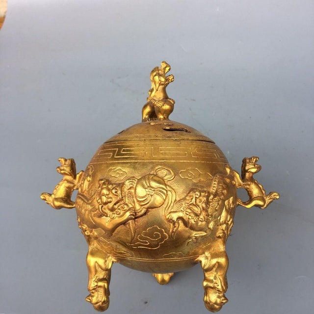 Gilded Bronze Lion Incense Burner, Foo Dog Finial & Carved Relief Lions, Chinoiserie Lidded Censer With Matching Stand For Sale In Los Angeles - Image 6 of 9