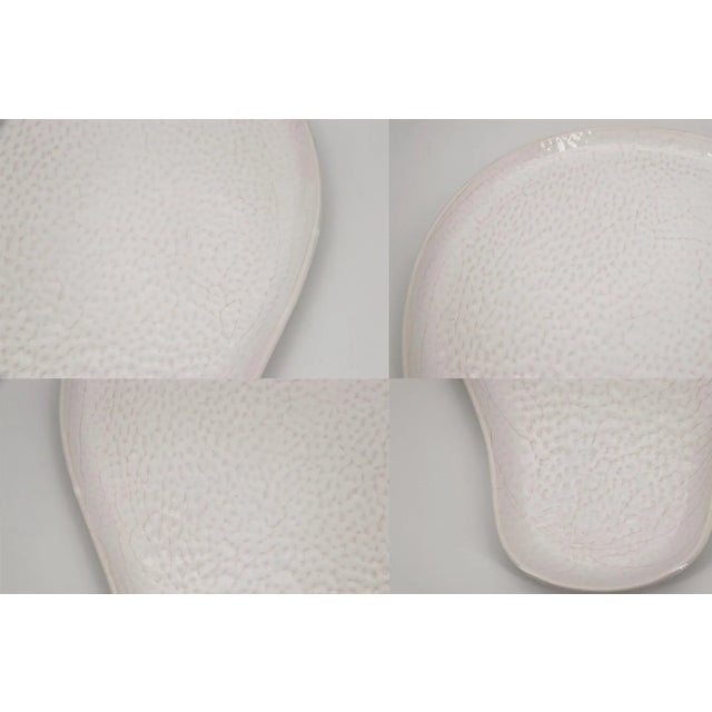 Bordallo Pinheiro Portuguese White Majolica Set of (4) Four Large Serving Platters For Sale - Image 4 of 12