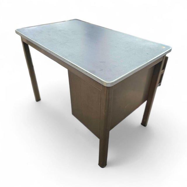 Industrial Brown Model 7231 Desk with Linoleum Inlay from Gispen, 1960s For Sale - Image 6 of 8