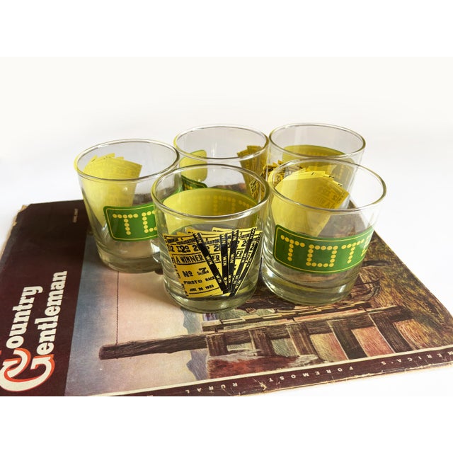 Green 1990s Vintage Horse Racing Old-Fashioned Whiskey Cocktail Glasses- Set of 5 For Sale - Image 8 of 10