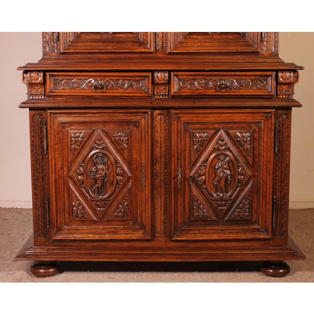 Superb and rare Renaissance period buffet in walnut from the end of the 16th century representing the four seasons opening...