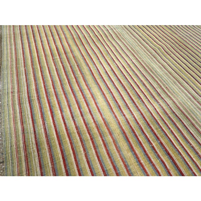 Galerie Shabab Collection Mid-20th Century, Handmade Turkish Flatweave Kilim Room Size Carpet For Sale - Image 4 of 9