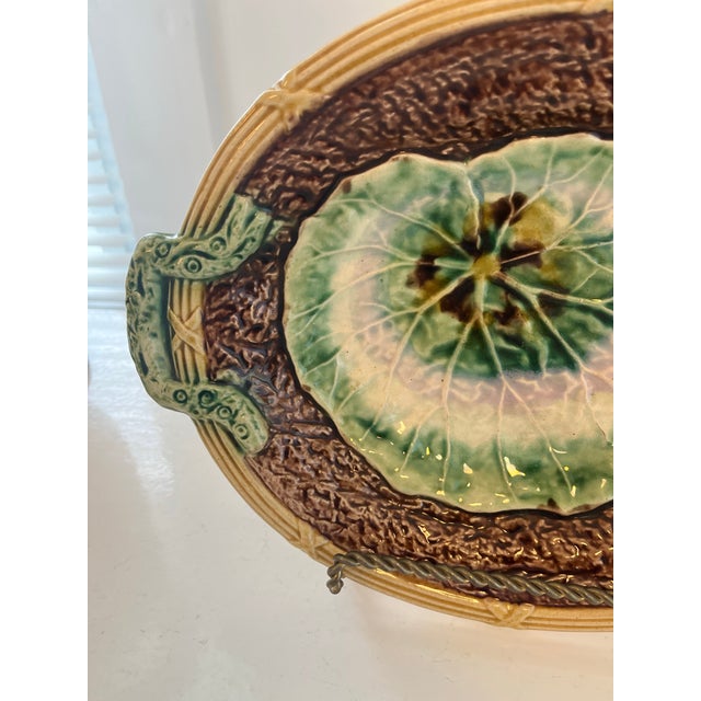 Late 19th Century Victorian Oval Majolica Ceramic Platter Decorated With Large Leaf For Sale In New York - Image 6 of 7