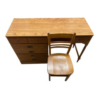 Ethan Allen Heirloom Nutmeg Maple Student Writing Desk With Chair - Set of 2 For Sale
