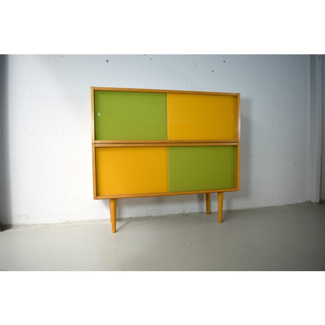 Ash Bookcase with Glass Sliding Door from VEB Deutsche Werkstätten Hellerau, 1970s For Sale - Image 6 of 7
