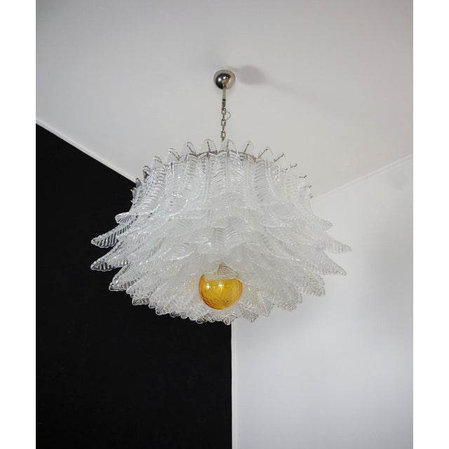 Mid-Century Modern Large Murano Glass Chandelier with 100 Clear Felci Glasses, 1990s For Sale - Image 3 of 18