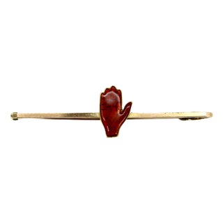 1900-1909 Edwardian 9k Gold Hand of Ulster Brooch For Sale