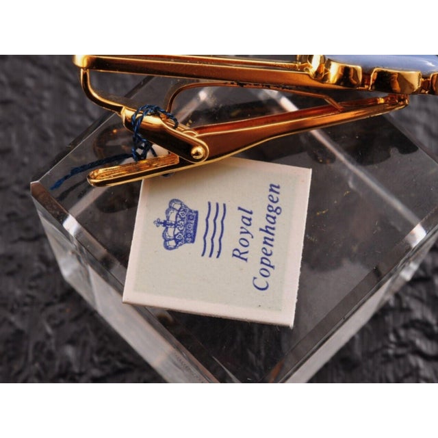 Vintage Royal Danish Copenhagen Gold Plate & Porcelain Cufflinks Circa 1980 For Sale In New York - Image 6 of 12