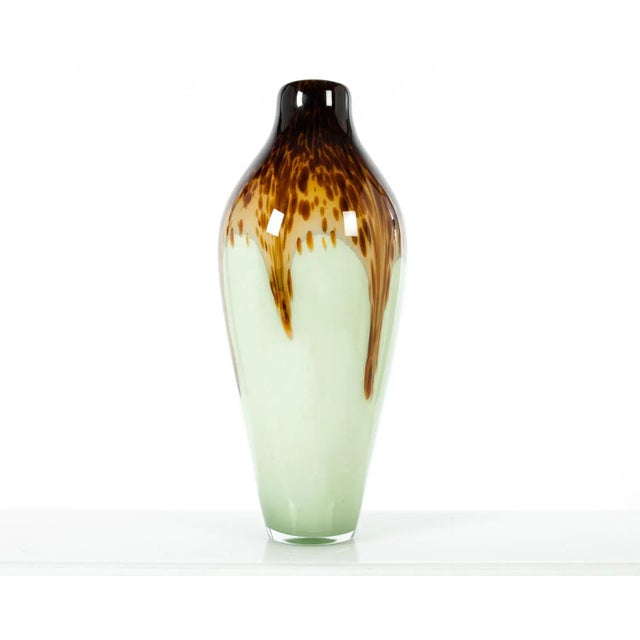 Vintage Murano tall decorative piece / vase. The decorative piece measure 20 inches high x 8 inches diameter.