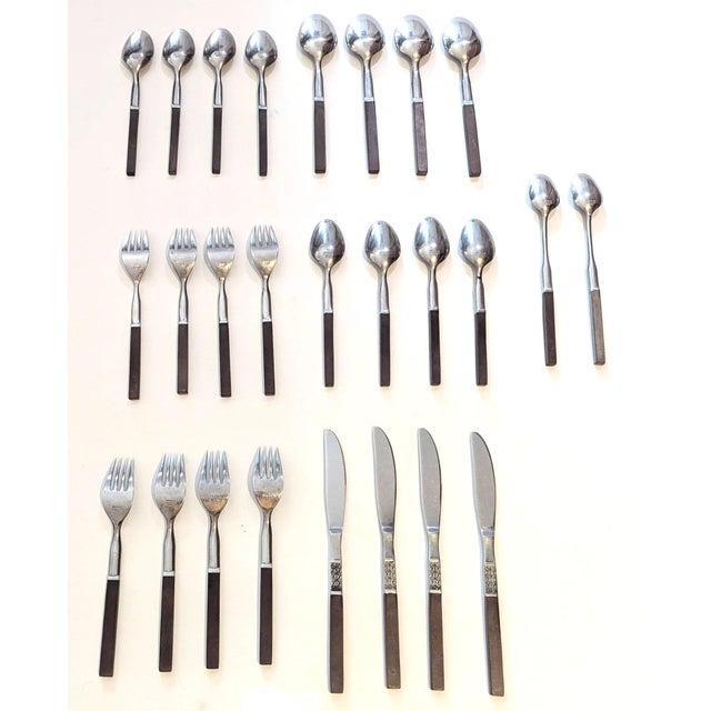 Oneida 1960s Oneida Northland "Anticipation" Stainless Steel & Teak Composite Flatware, 26 Piece Set (For 4) For Sale - Image 4 of 12