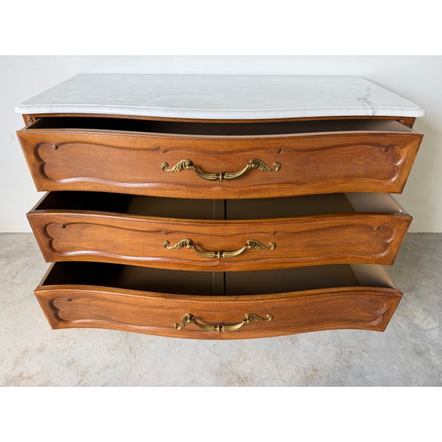 French Provincial 1960s Vintage French Provincial Louis XV Style Walnut & White Marble Top Three-Drawer Commode For Sale - Image 3 of 16
