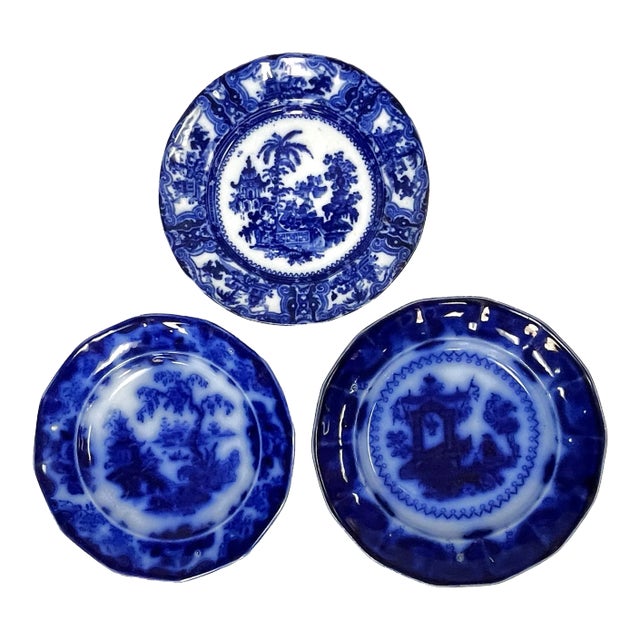 Vintage Asian Design Porcelain Blue and White Plates- Set of 3 For Sale