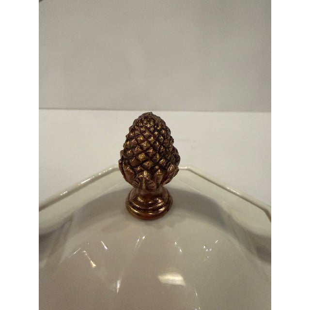 Mid-Century Modern 1960s Ceramic Porcelain Ice Bucket With Crest by Ernest John For Sale - Image 3 of 11