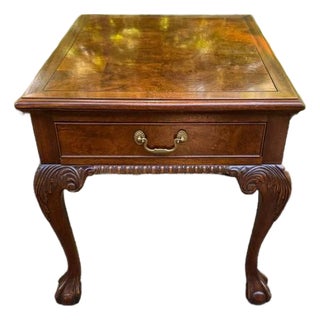 Late 20th Century Hekman Chippendale Style Ball & Claw Feet Mahogany Burled Top Side Table For Sale