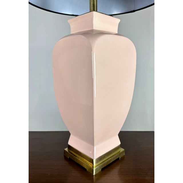 Sunset Lamps Vintage 1980’s Deco Moderne Ceramic and Brass Ginger Jar Urn Lamps in Light Coral by Sunset Lamp Corp For Sale - Image 4 of 13