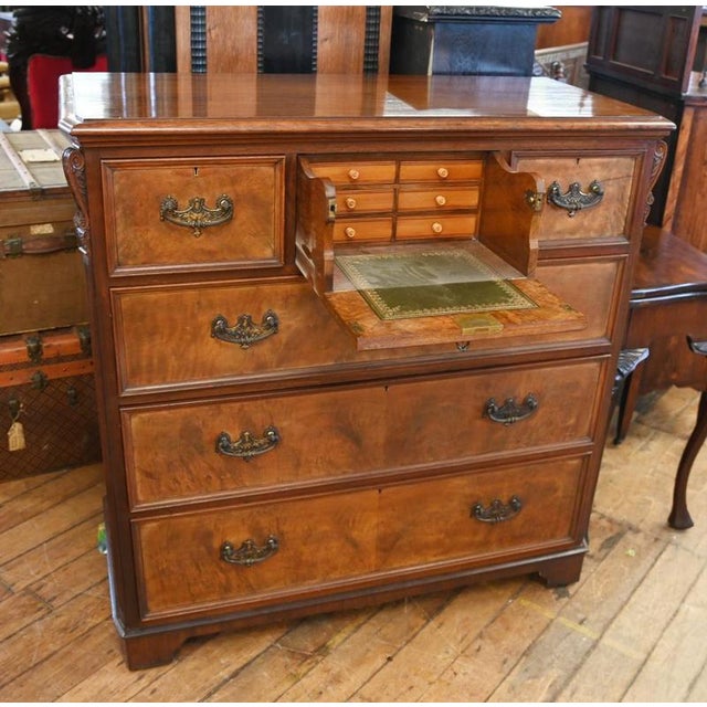 Victorian Secretary in Walnut, 1840 For Sale - Image 6 of 6