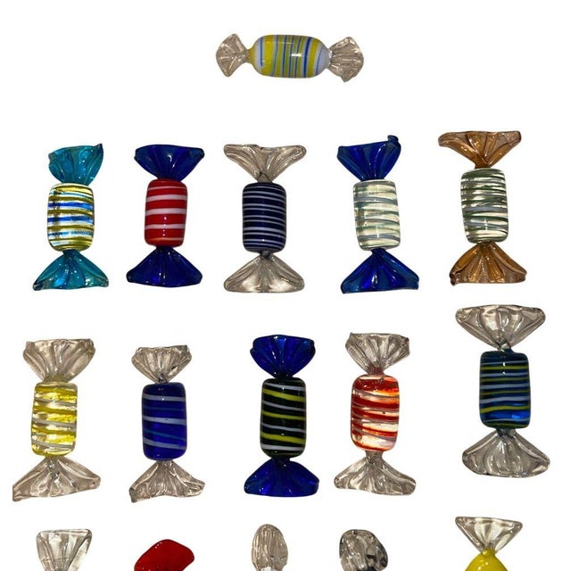 Transparent Set of 22, 1970's Ursa Major France Millefiori Plate With Italian Murano Glass Candies. For Sale - Image 8 of 14