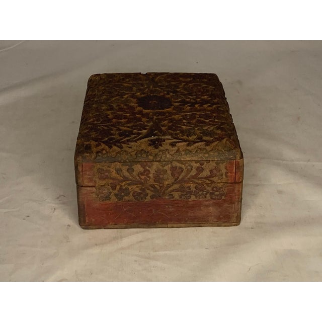 Brown Early 20th Century Folk Art Anglo-Indian Sheesham Box: Hand-Carved Arabesque Floral Design For Sale - Image 8 of 10